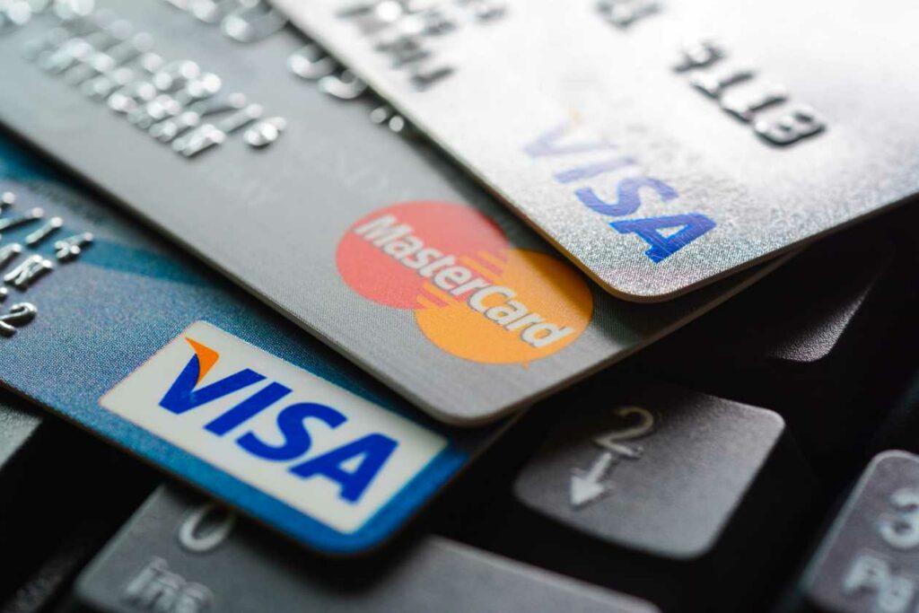 Disadvantages of Guaranteed Approval Credit Cards