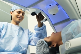 Choosing A Surgeon For Lasik